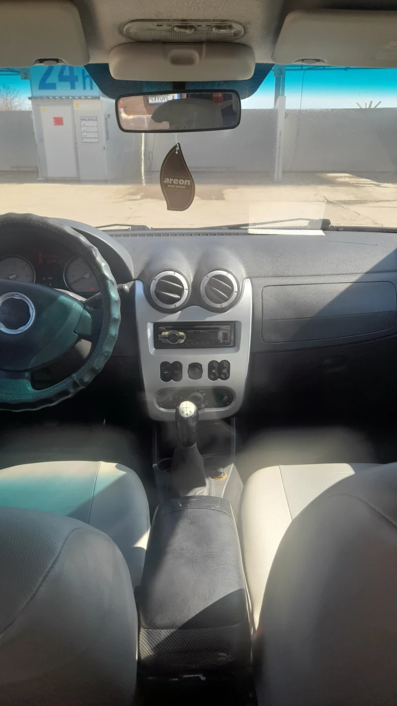 Dacia Logan, снимка 6 - Автомобили и джипове - 49471459