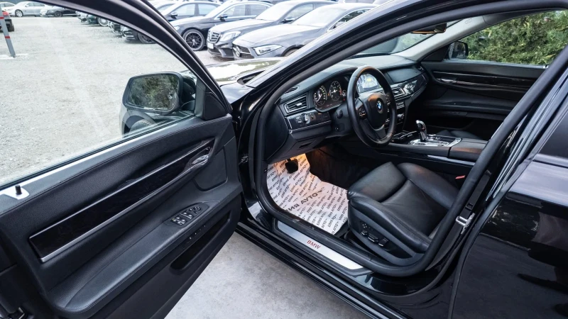 BMW 730 D XDRIVE FULL M PACK AKRAPOVIC ЛИЗИНГ 100%, снимка 11 - Автомобили и джипове - 51726361