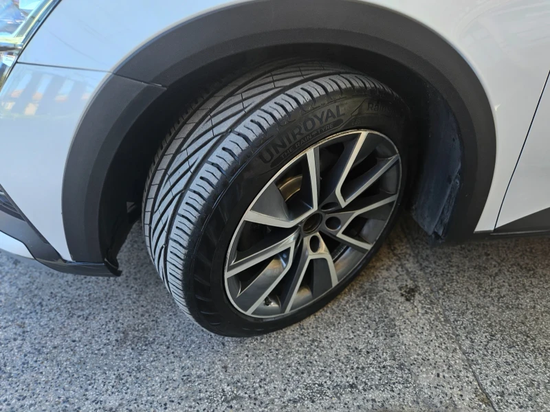 Skoda Superb Scout, снимка 10 - Автомобили и джипове - 52088638