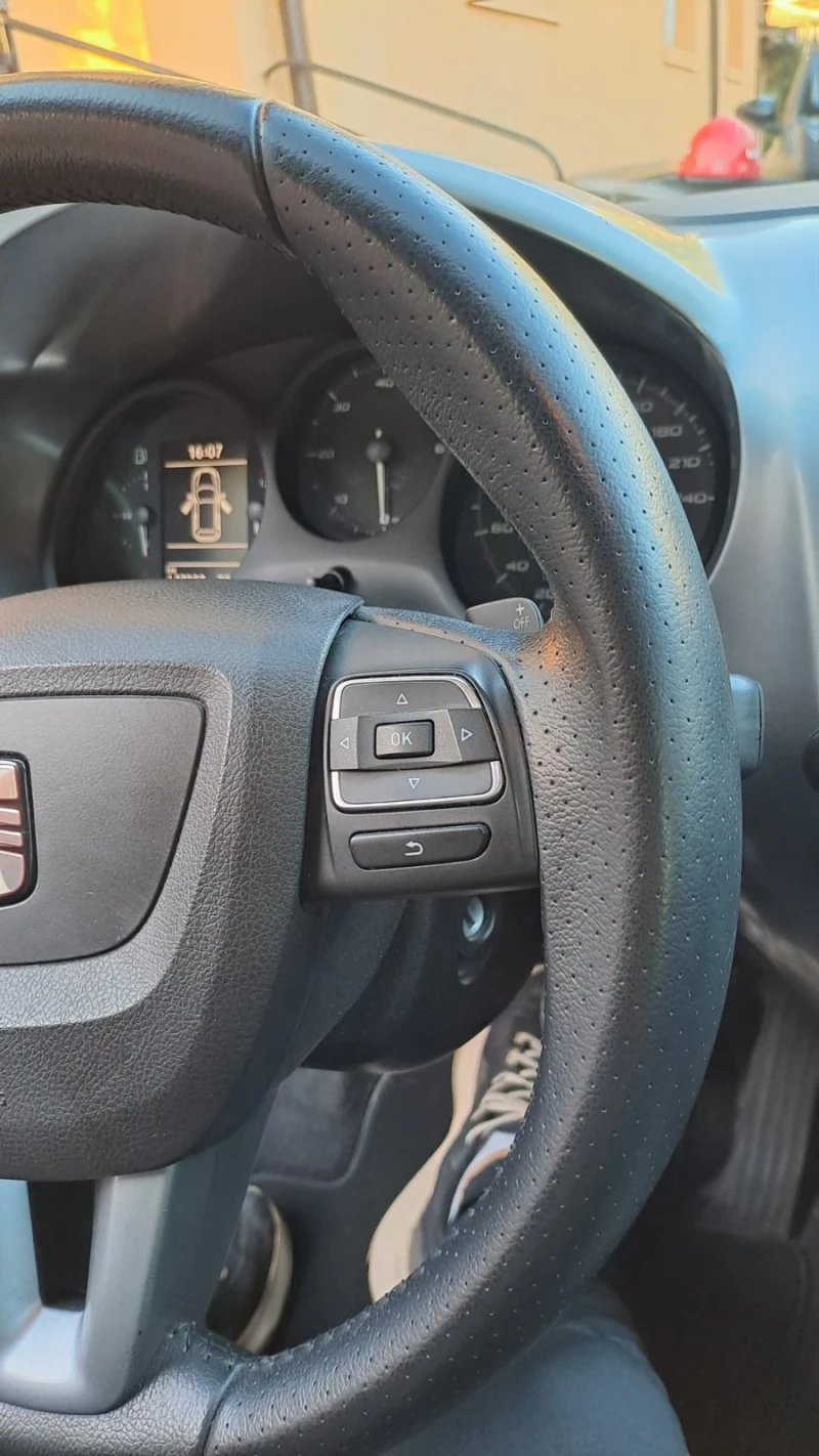 Seat Leon, снимка 6 - Автомобили и джипове - 52181990