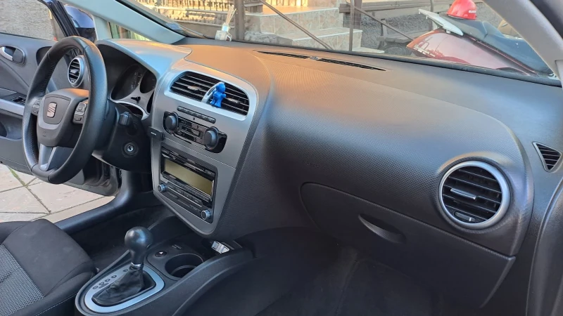 Seat Leon, снимка 11 - Автомобили и джипове - 52181990