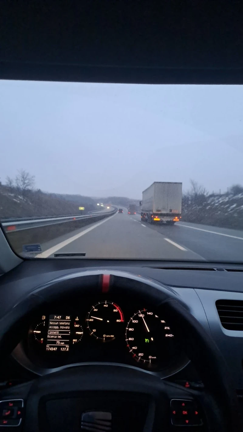 Seat Leon, снимка 5 - Автомобили и джипове - 52181990