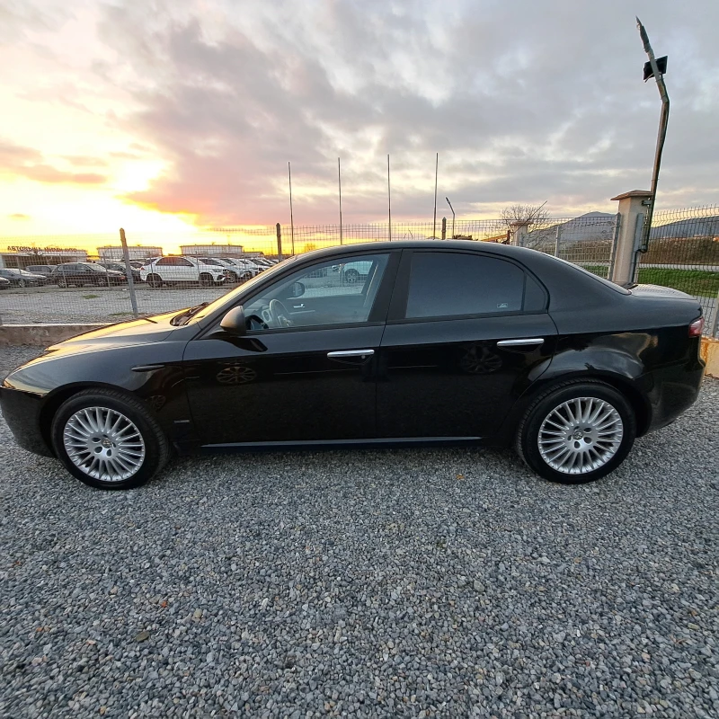 Alfa Romeo 159 1.9 JTDM* 150Hp* Парктроник* Уникат!* * , снимка 3 - Автомобили и джипове - 52616403