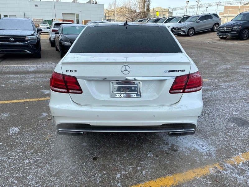 Mercedes-Benz E 63 AMG S* CARFAX * БЕЗ ПЪРВОНАЧАЛНА ВНОСКА, снимка 4 - Автомобили и джипове - 53005508