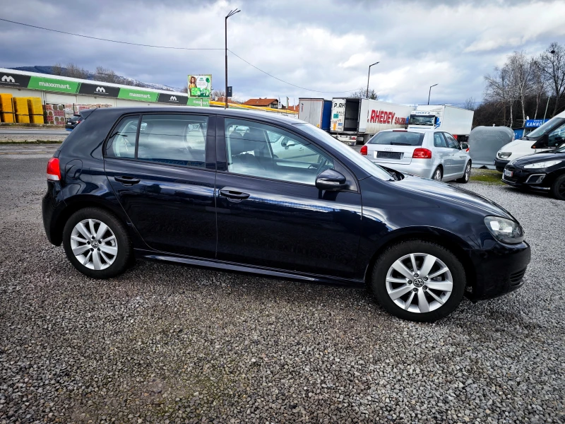VW Golf 1.6 TDi, снимка 6 - Автомобили и джипове - 53529023