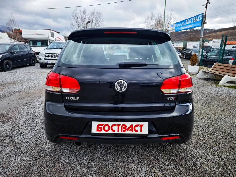 VW Golf 1.6 TDi, снимка 4 - Автомобили и джипове - 53529023