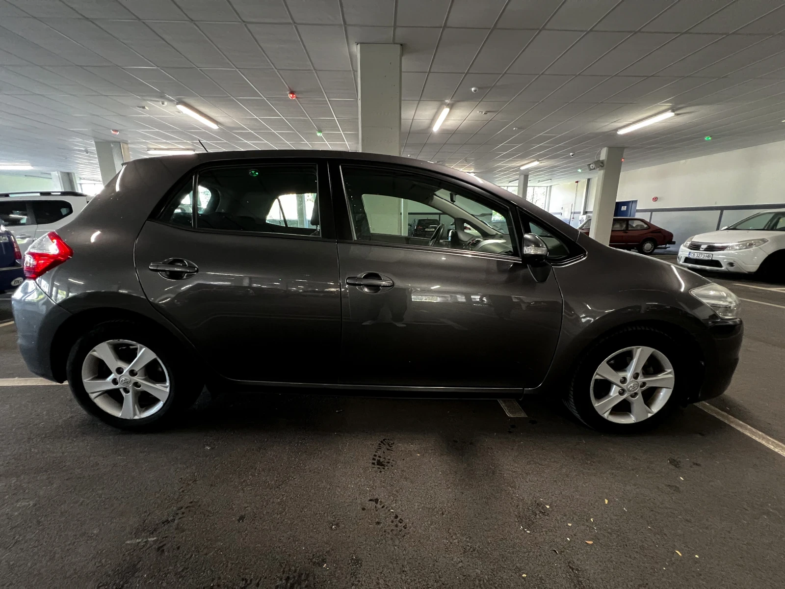 Toyota Auris 1.4 D-4D * 90p.s * Facelift * 100 000km - изображение 4