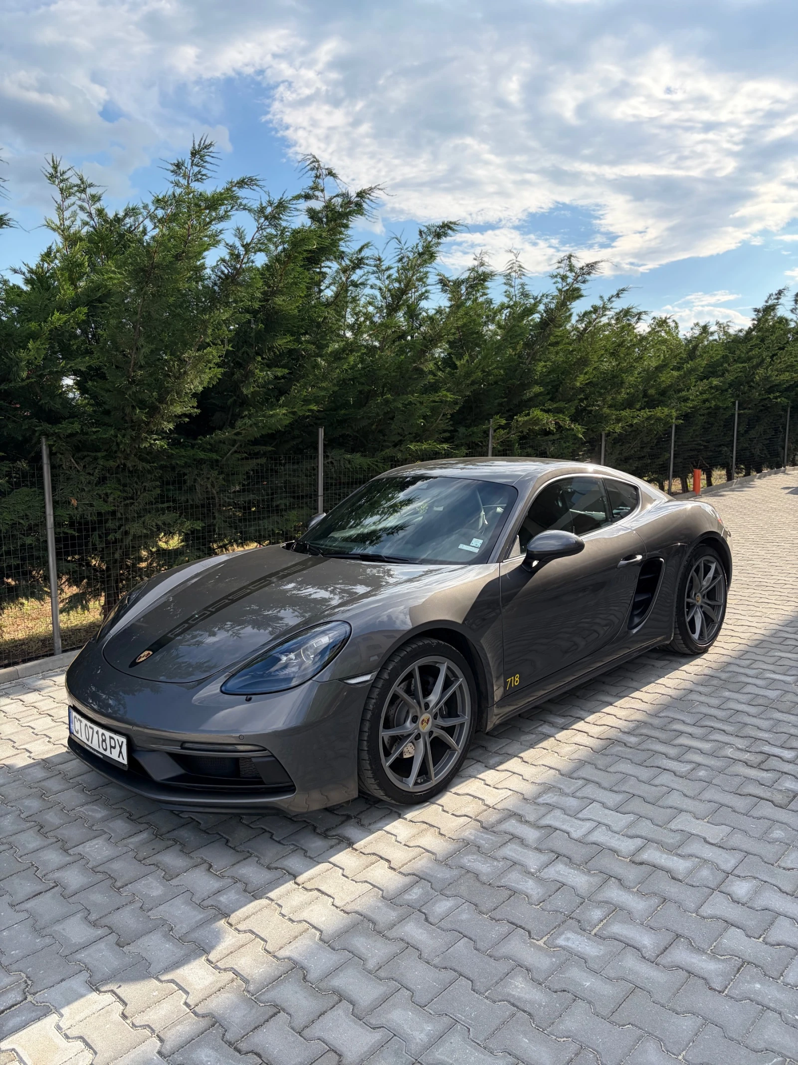 Porsche Cayman