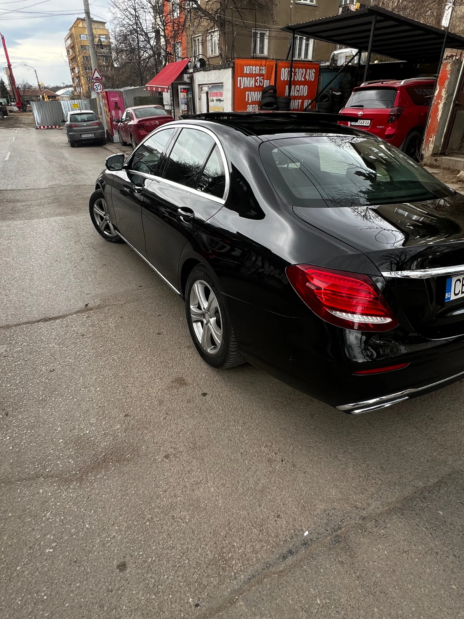 Mercedes-Benz E 220  - изображение 2