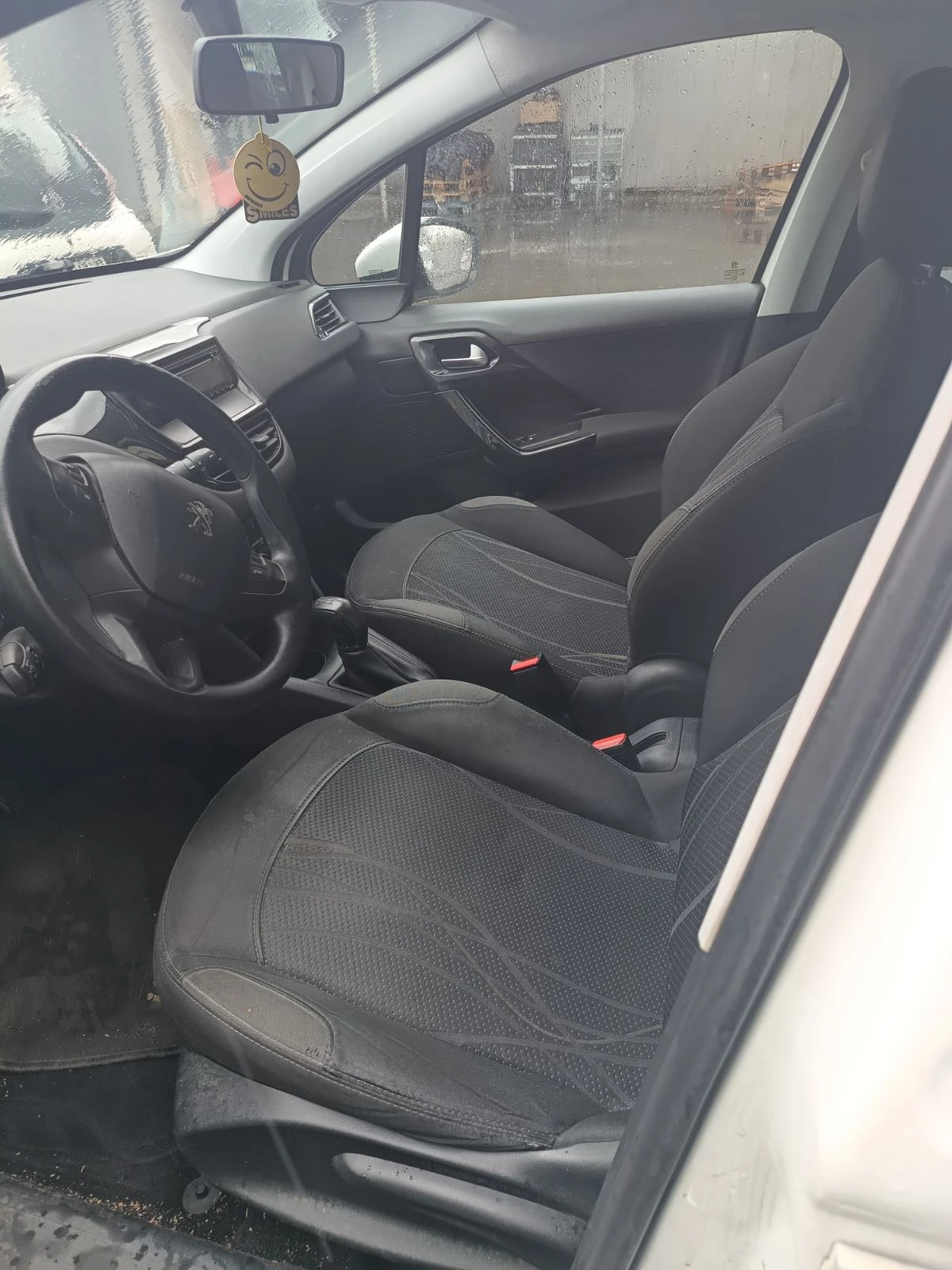 Peugeot 208  - изображение 10