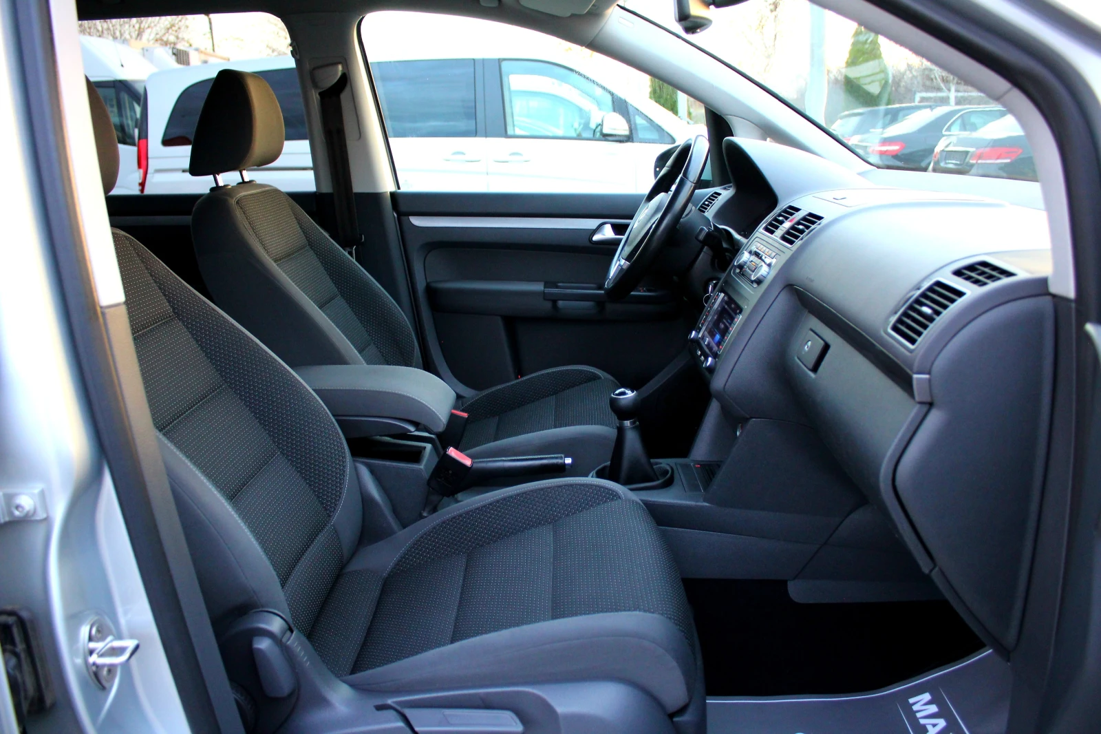 VW Touran 1.6TDI 7    | Mobile.bg   12