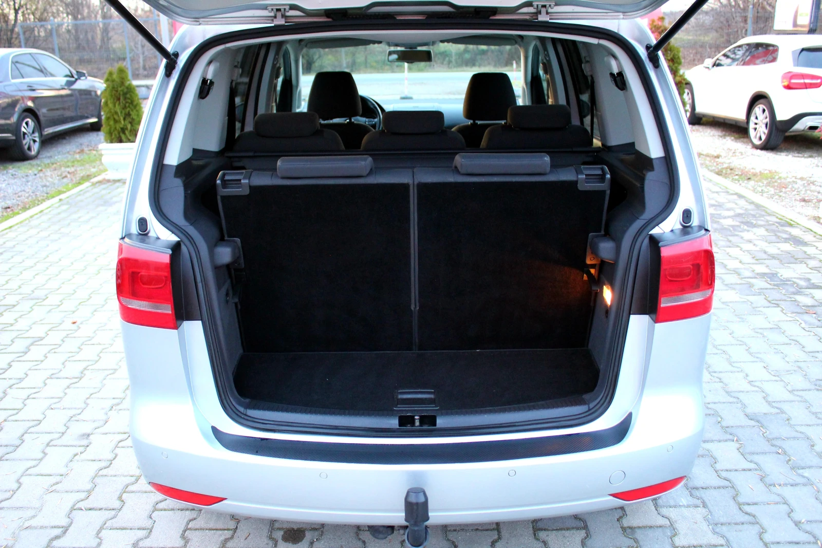 VW Touran 1.6TDI 7    | Mobile.bg   9