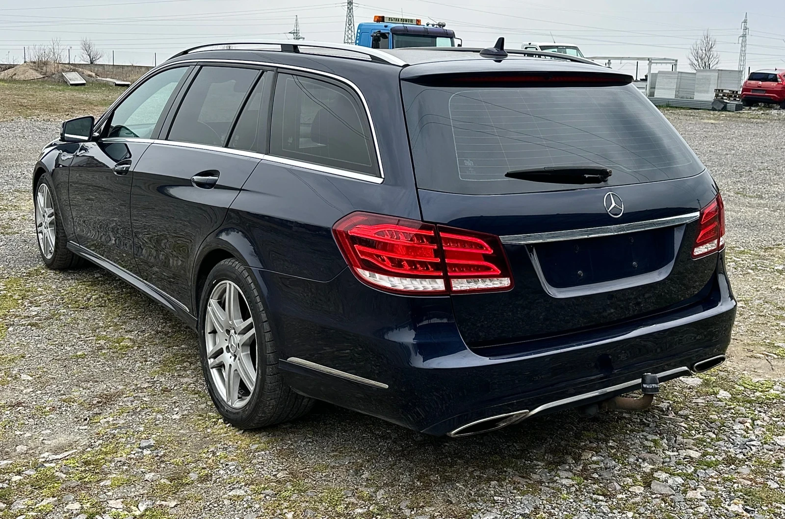 Mercedes-Benz E 220 CDI 9G-TRONIC, снимка 4 - Автомобили и джипове - 53810893