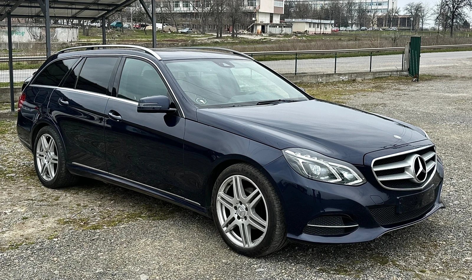 Mercedes-Benz E 220 CDI 9G-TRONIC, снимка 2 - Автомобили и джипове - 53810893