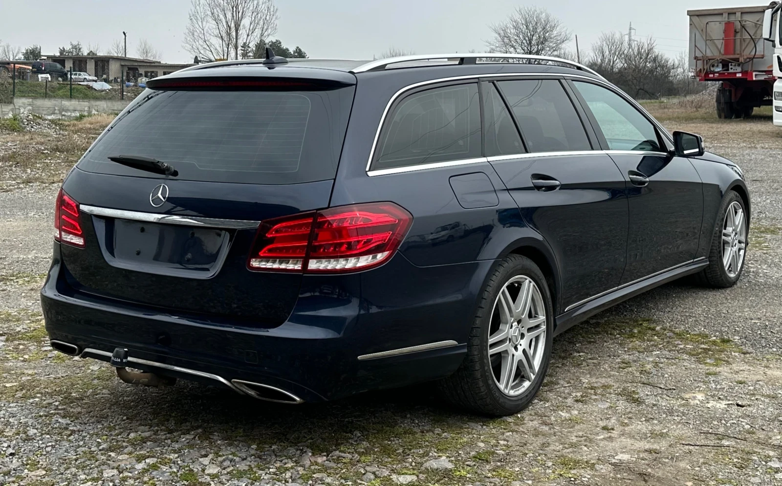 Mercedes-Benz E 220 CDI 9G-TRONIC, снимка 3 - Автомобили и джипове - 53810893