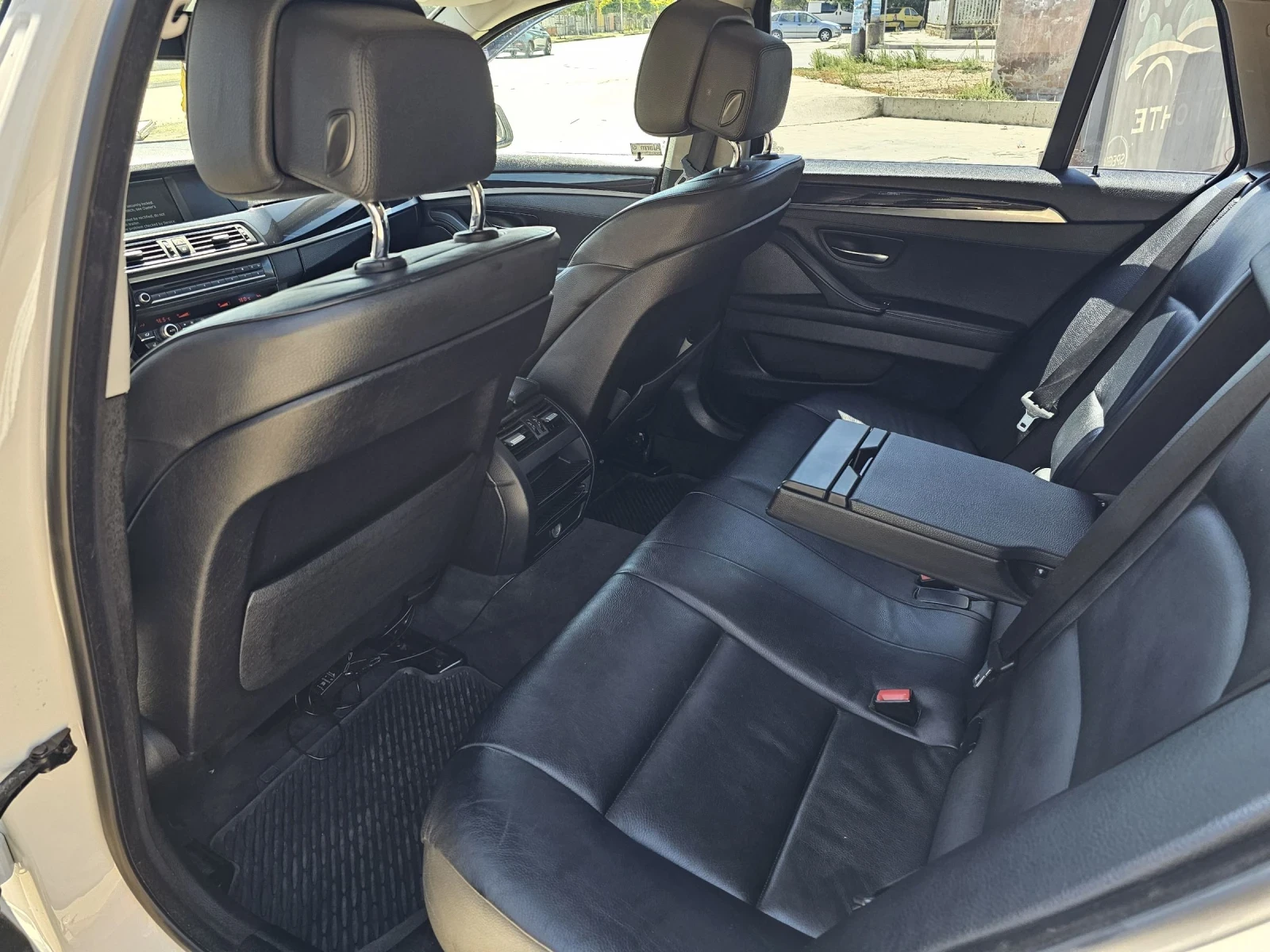 BMW 520, снимка 8 - Автомобили и джипове - 53948576