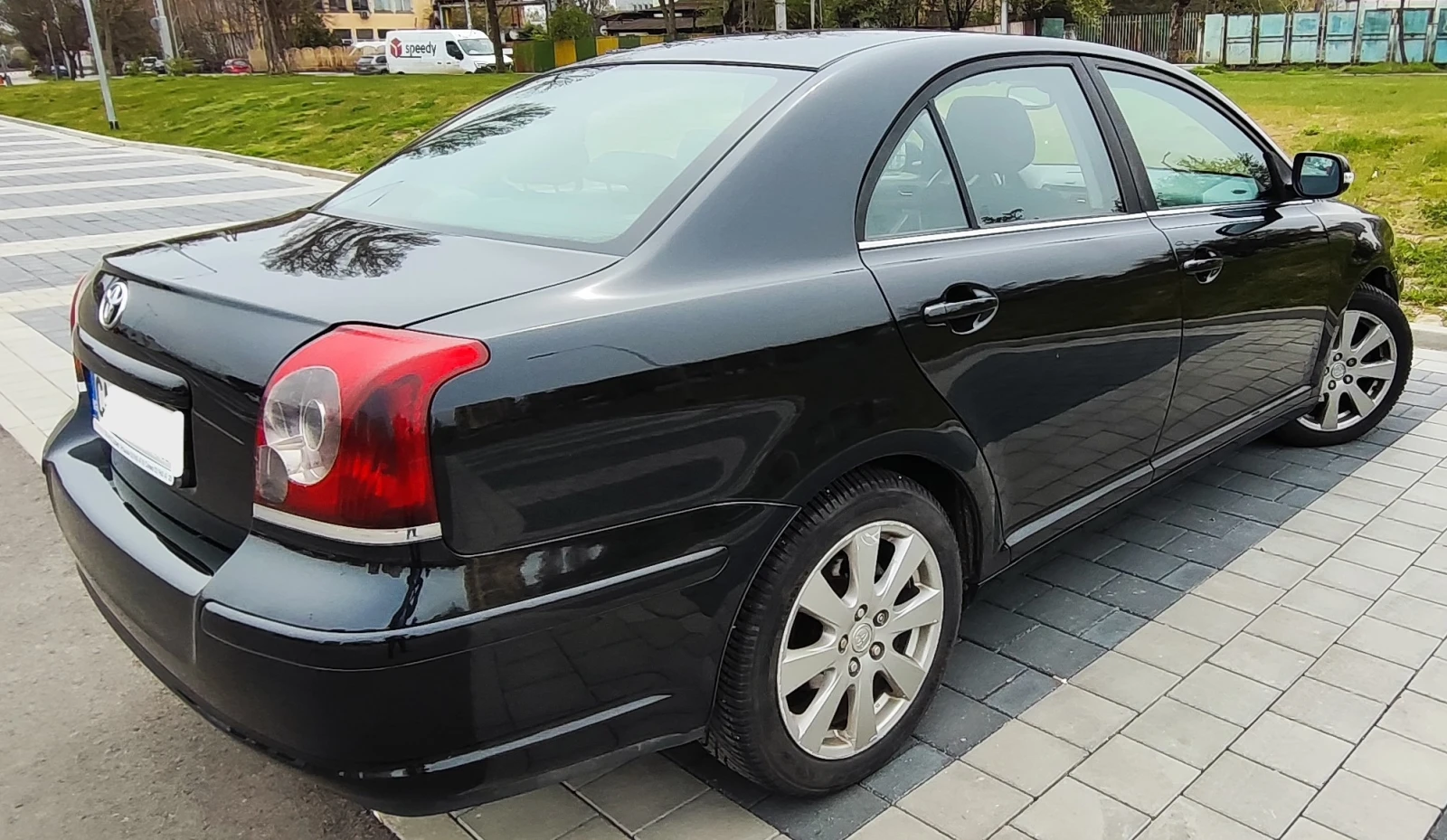Toyota Avensis 2.2 D4D, снимка 6 - Автомобили и джипове - 54205455