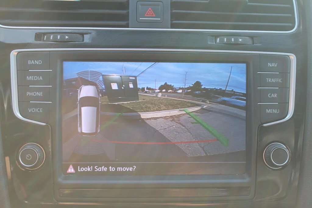 VW Golf R* AWD* ПОДГРЕВ* КАМЕРА* KEYLESS* , снимка 14 - Автомобили и джипове - 54445877