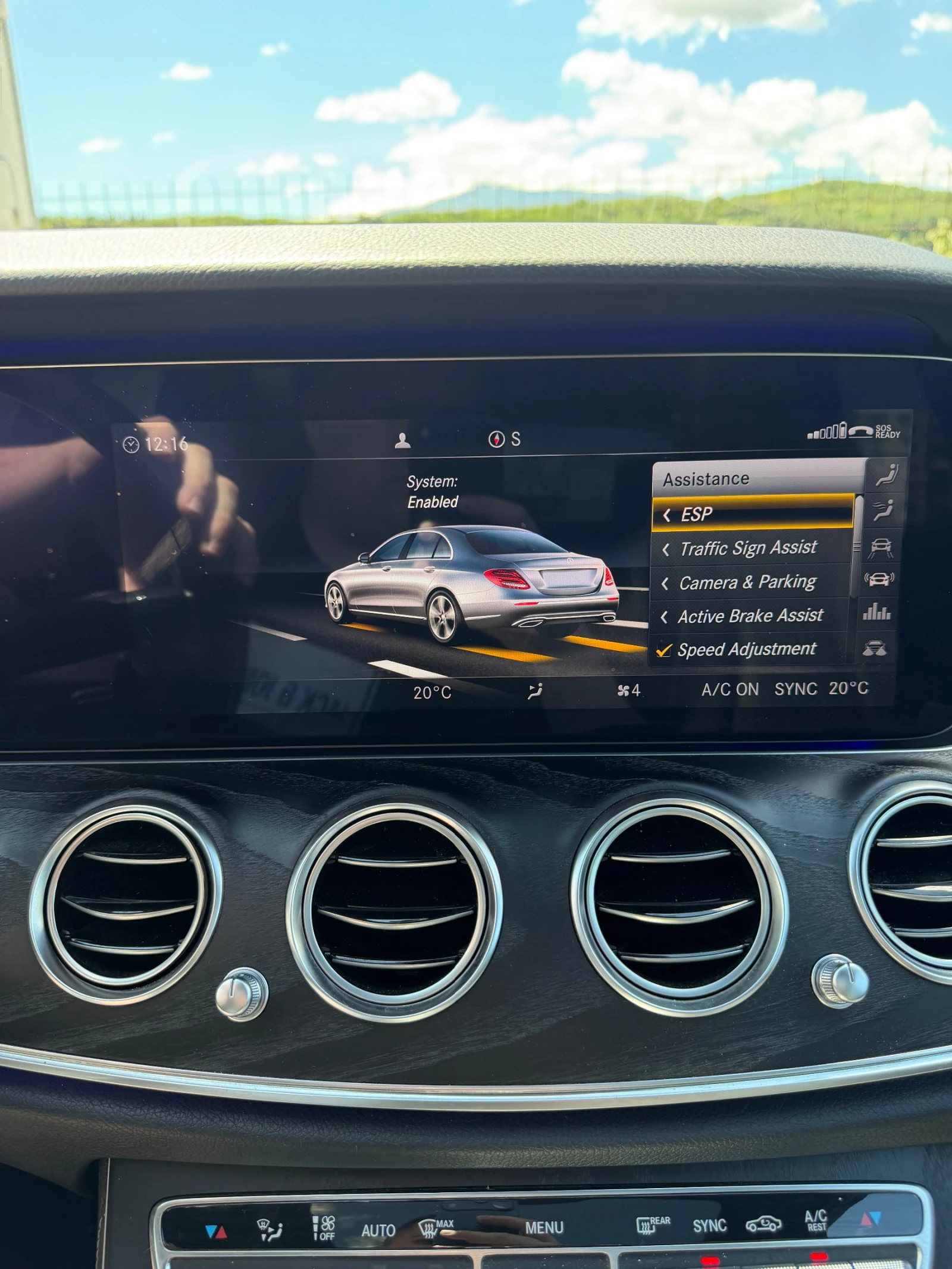 Mercedes-Benz E 350 /AMG пакет/ 4MATIC/ 360* / Panorama/ Burmester/ mu, снимка 14 - Автомобили и джипове - 54901459