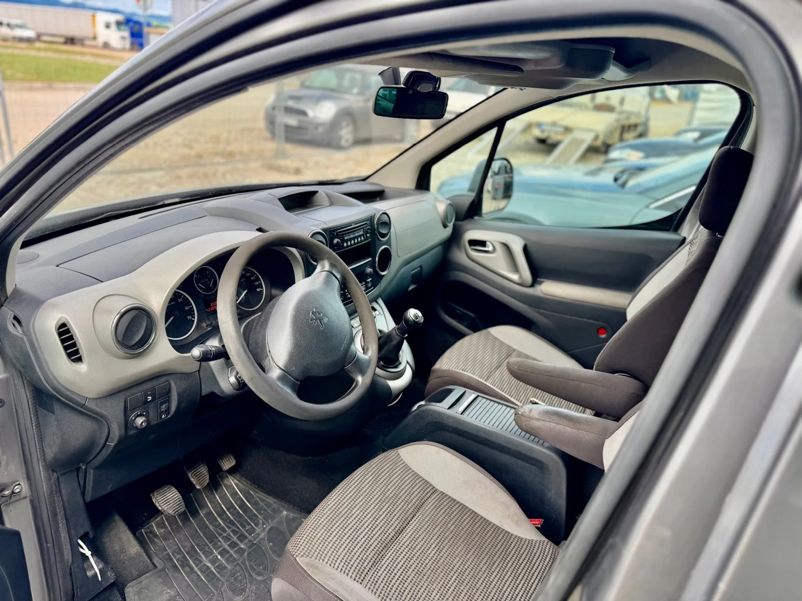 Peugeot Partner Teppe /1.6HDI/120кс/Лизинг/Бартер, снимка 16 - Автомобили и джипове - 55135749