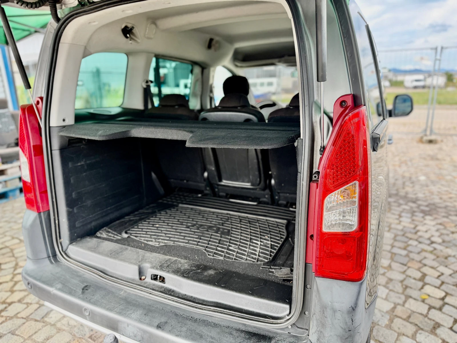 Peugeot Partner Teppe /1.6HDI/120кс/Лизинг/Бартер, снимка 7 - Автомобили и джипове - 55135749