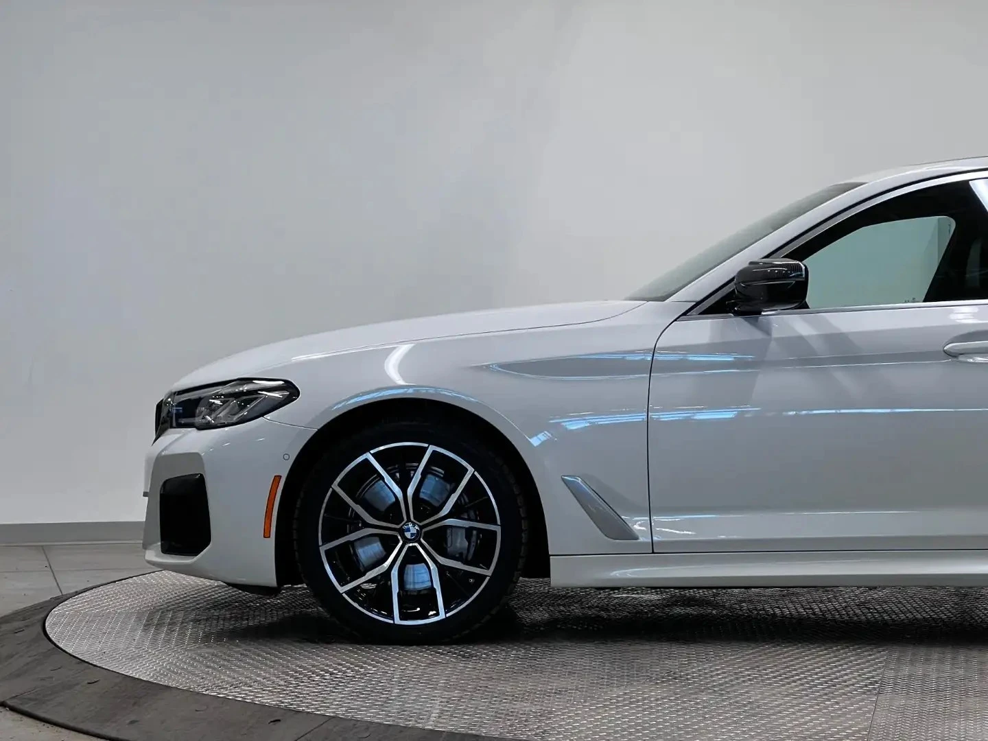 BMW 540 xDrive 40i* FACE* КОЖА* НАВИ* ПАНО* АВТОКРЕДИТ, снимка 9 - Автомобили и джипове - 55657182