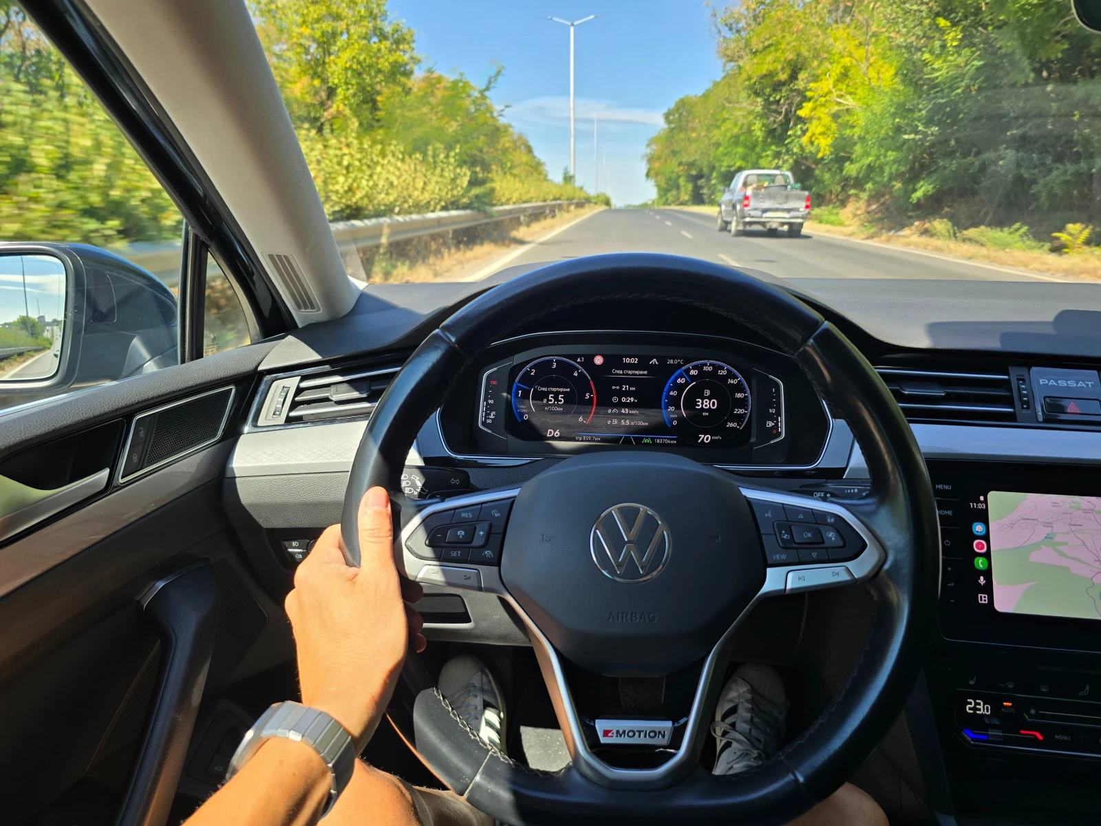 VW Passat Digital* 4x4* Camera* Matrix* Подгрев* Distronic, снимка 5 - Автомобили и джипове - 55779796