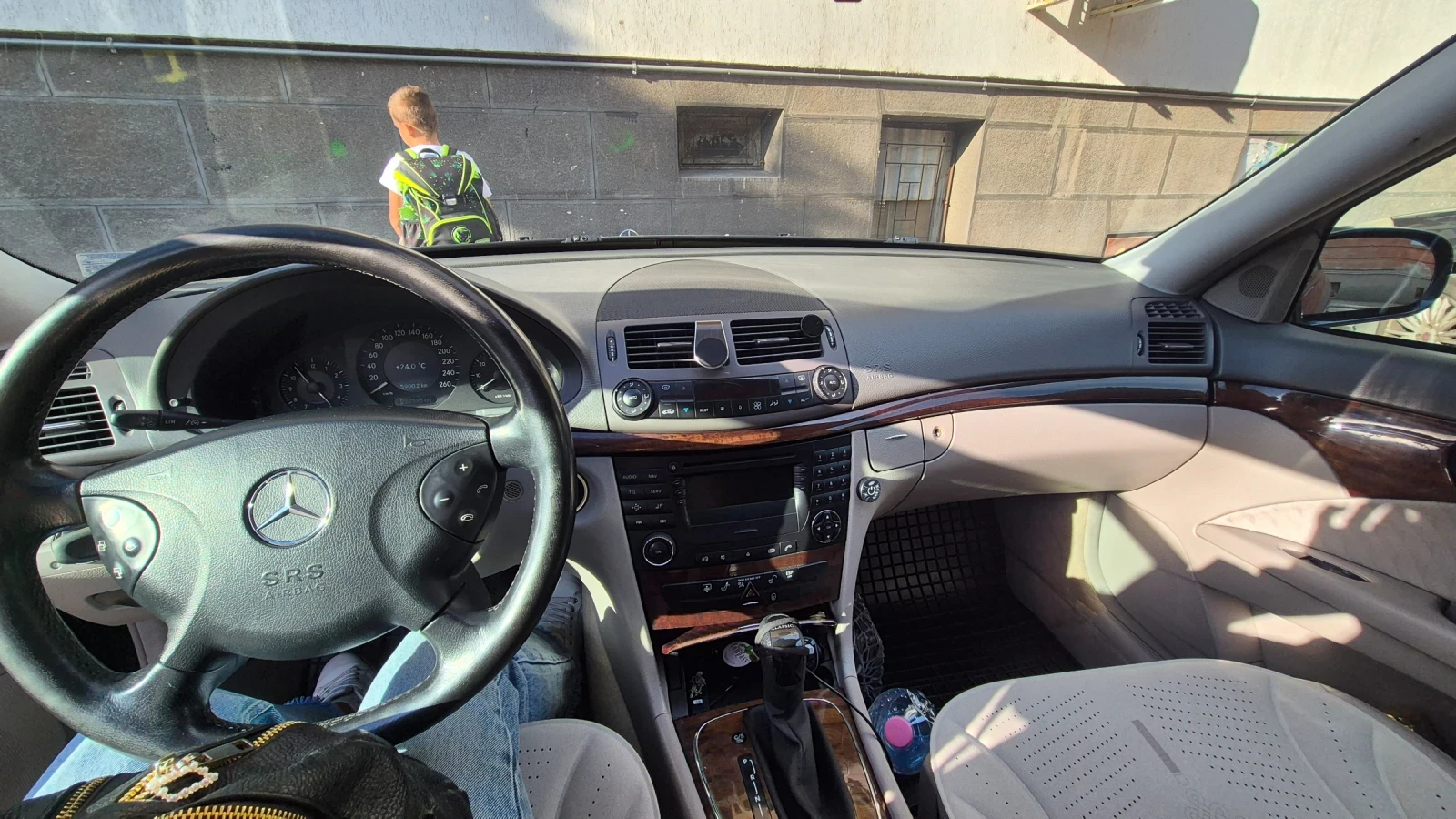 Mercedes-Benz E 320, снимка 8 - Автомобили и джипове - 56261103