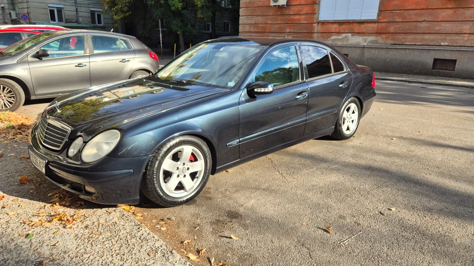 Mercedes-Benz E 320, снимка 5 - Автомобили и джипове - 56261103