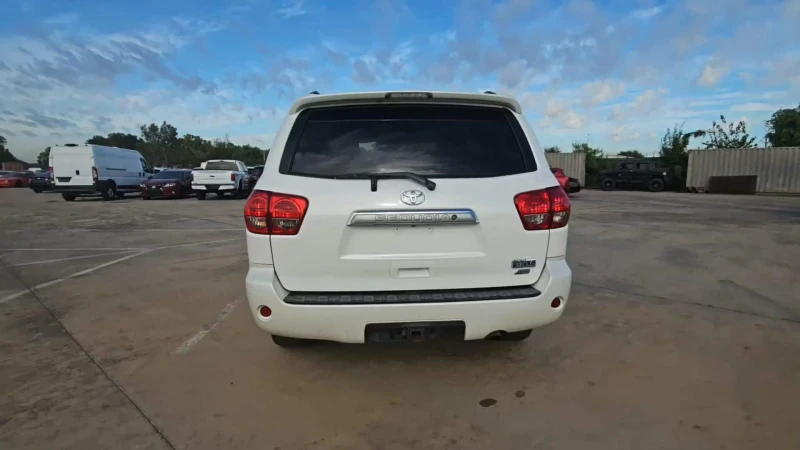 Toyota Sequoia Platinum* 5.7* JBL* подгрев* обдух* пано* м.точка*, снимка 2 - Автомобили и джипове - 48260315