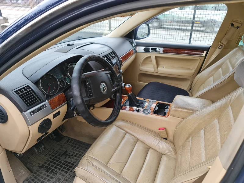 VW Touareg, снимка 14 - Автомобили и джипове - 48480181