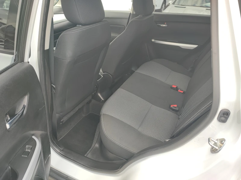 Suzuki Vitara 1.6D-120ks-6sk-4X4-ДИСТРОНИК-ПОДГРЕВ-КАМЕРА, снимка 16 - Автомобили и джипове - 50324683