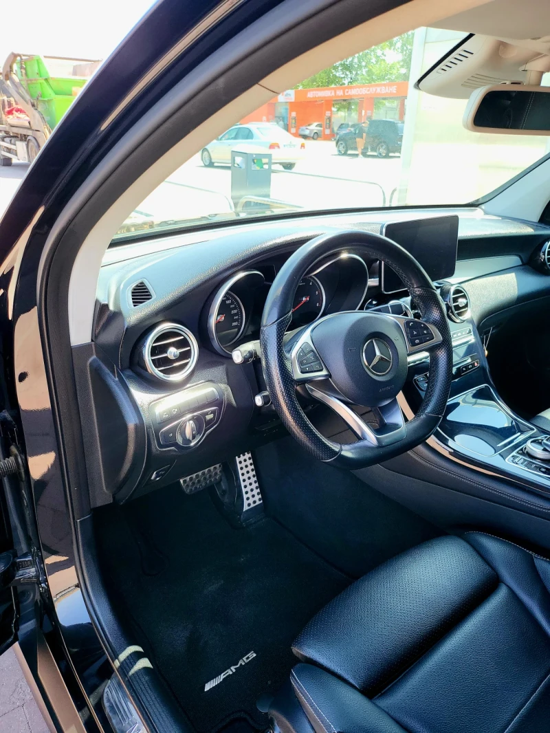 Mercedes-Benz GLC 250 Coupe/9 G TRONIC/ AMG, снимка 5 - Автомобили и джипове - 52206916