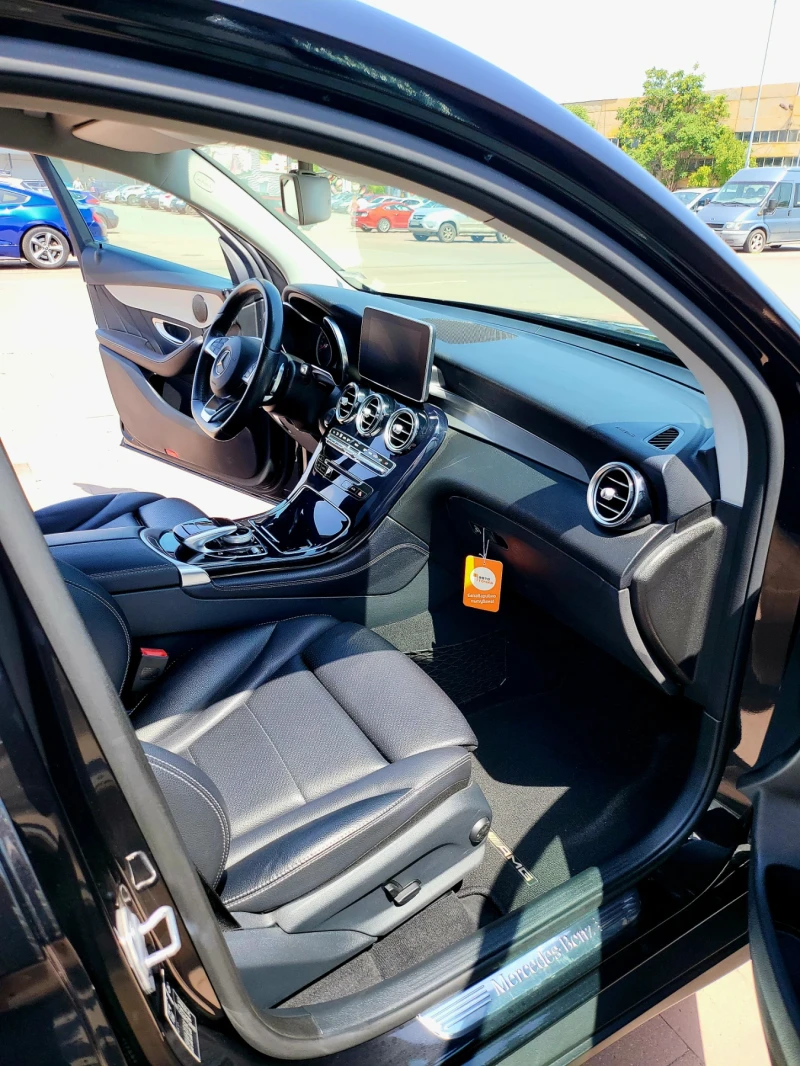 Mercedes-Benz GLC 250 Coupe/9 G TRONIC/ AMG, снимка 6 - Автомобили и джипове - 52206916
