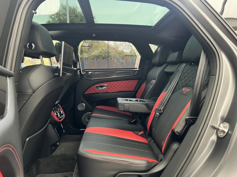 Bentley Bentayga S V8/CERAMIC/CARBON/NAIM/PANO/TV/HEAD UP/, снимка 15 - Автомобили и джипове - 52277895