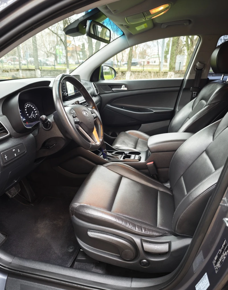 Hyundai Tucson 2.0 CRDI 4x4, снимка 9 - Автомобили и джипове - 53035121
