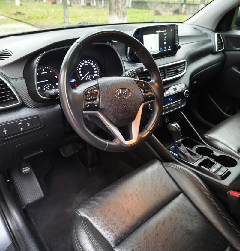 Hyundai Tucson 2.0 CRDI 4x4, снимка 10 - Автомобили и джипове - 53035121