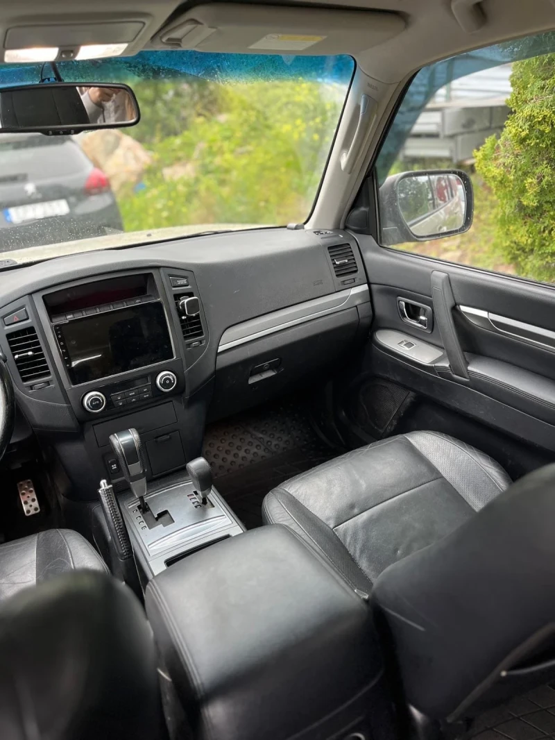 Mitsubishi Pajero, снимка 14 - Автомобили и джипове - 53047707