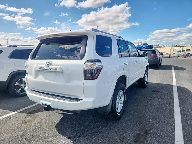 Toyota 4runner 4.0* V6* ПОДГРЕВ* КАМЕРА* КЕЙЛЕС* LANE* ASSIST, снимка 2 - Автомобили и джипове - 53276289