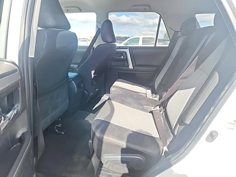 Toyota 4runner 4.0* V6* ПОДГРЕВ* КАМЕРА* КЕЙЛЕС* LANE* ASSIST, снимка 12 - Автомобили и джипове - 53276289