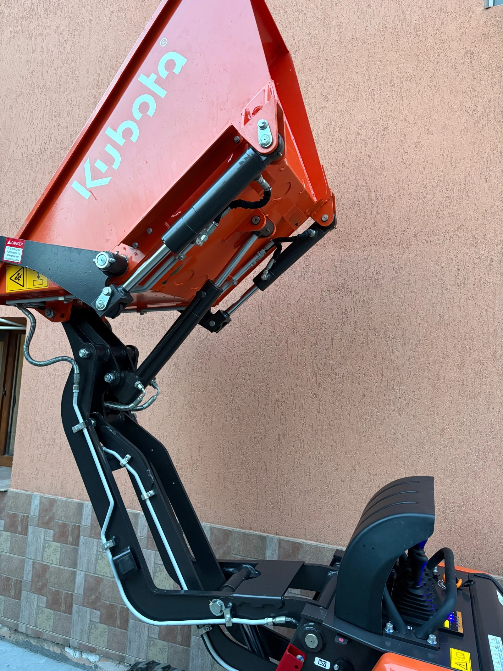 Мини челни товарачи Kubota Дъмер - изображение 6