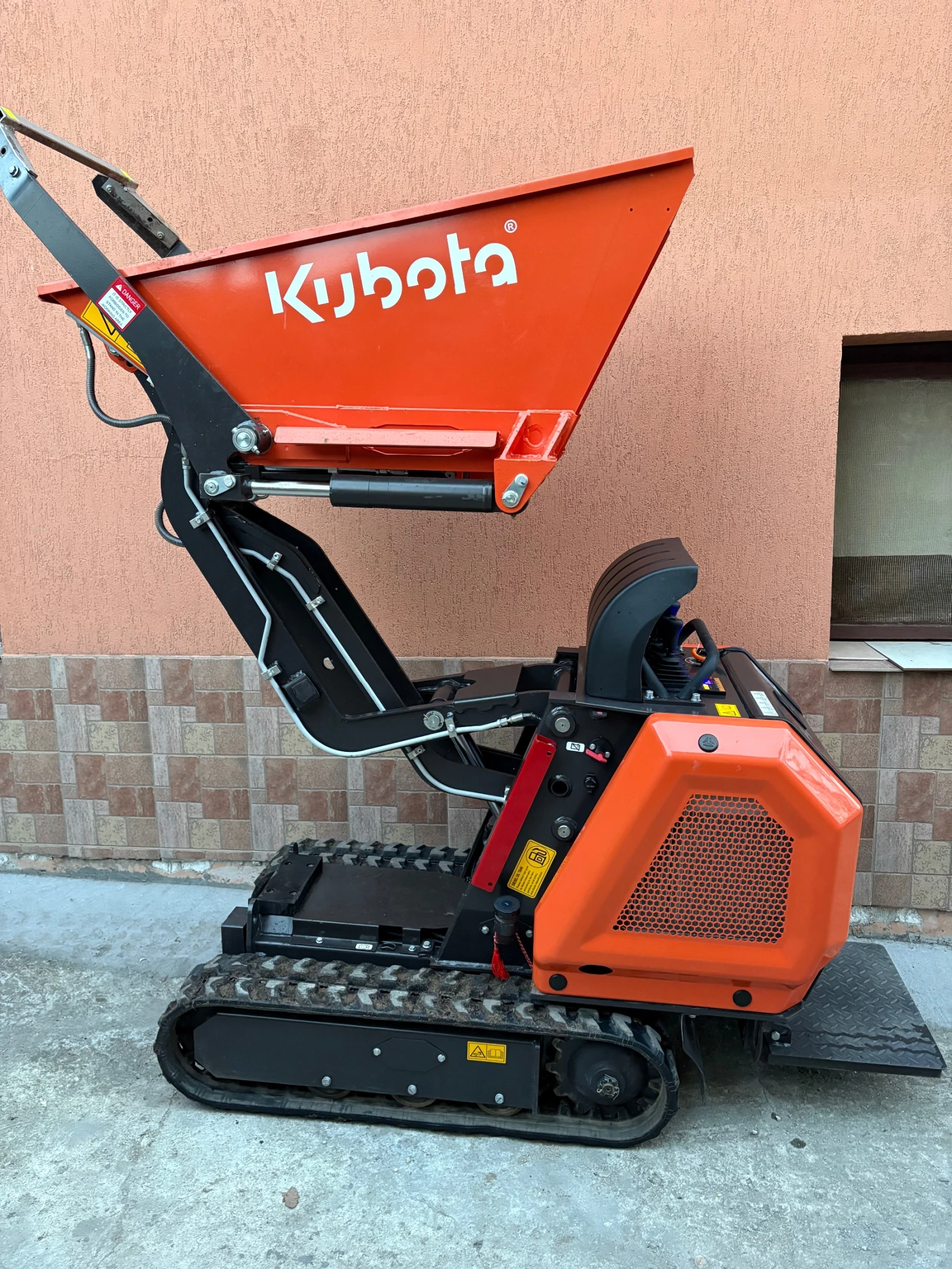 Мини челни товарачи Kubota Дъмер - изображение 4