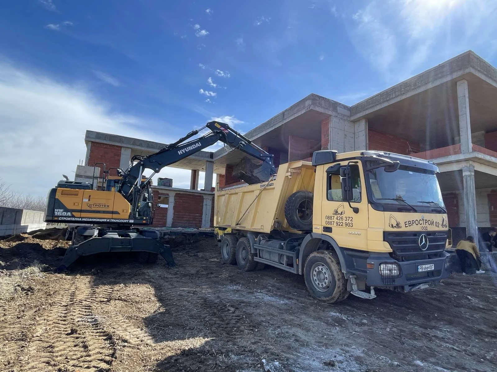 Багер Hyundai HW160A, снимка 3 - Индустриална техника - 53818684