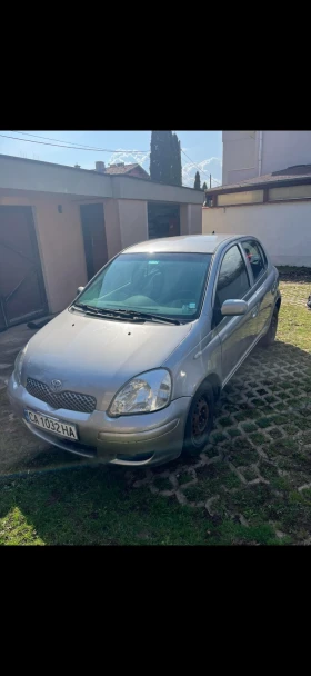 Toyota Yaris  - изображение 1