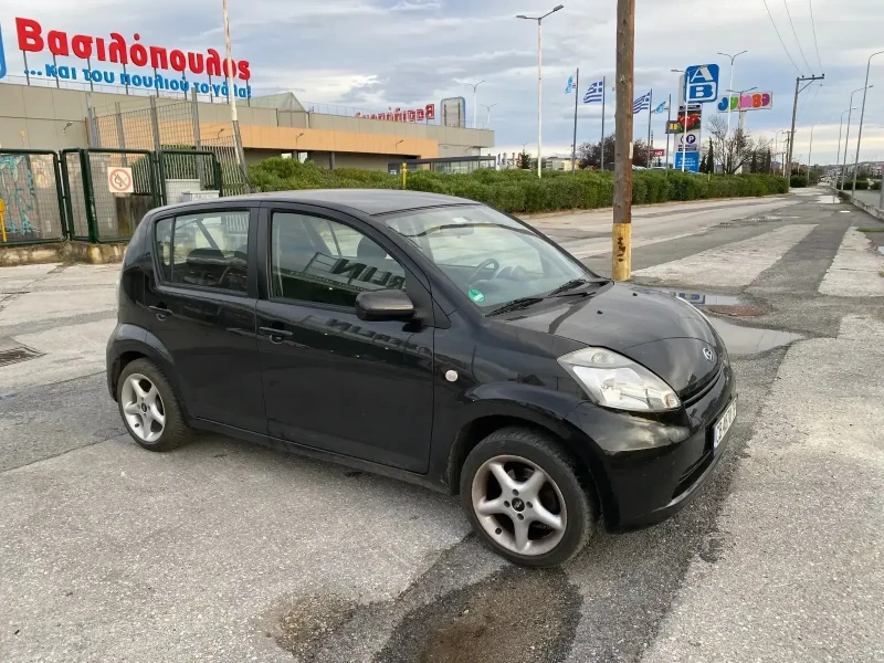 Daihatsu Sirion 1.3 Тойота, снимка 1 - Автомобили и джипове - 47067666