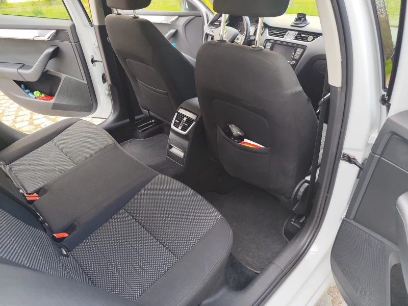 Skoda Octavia 1.6 TDI 4x4, снимка 8 - Автомобили и джипове - 49980231