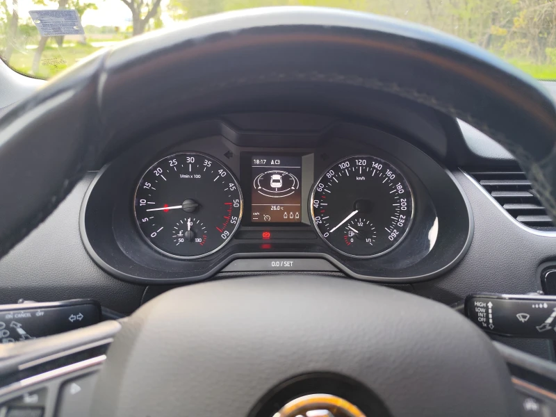 Skoda Octavia 1.6 TDI 4x4, снимка 9 - Автомобили и джипове - 49980231