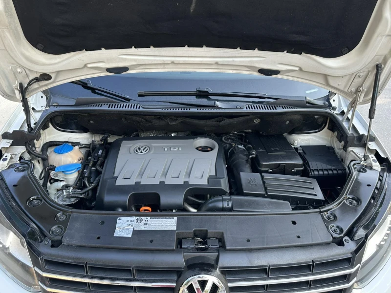 VW Touran, снимка 8 - Автомобили и джипове - 51191678