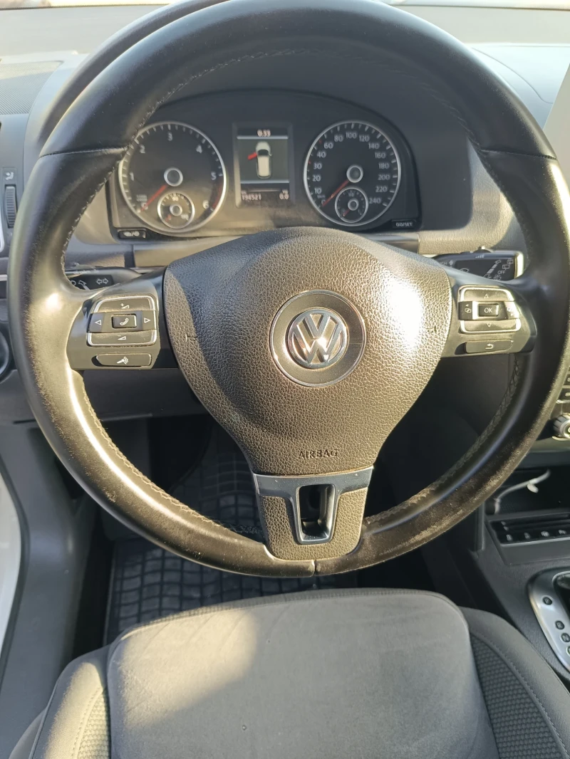 VW Touran, снимка 10 - Автомобили и джипове - 51191678