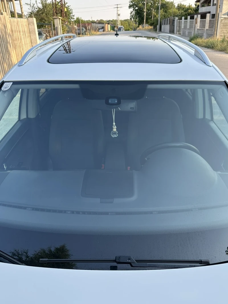 VW Touran, снимка 11 - Автомобили и джипове - 51191678